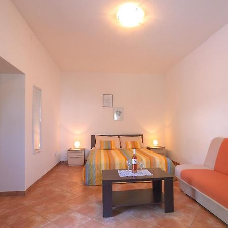 Apartmani Nina Rovinj Exterior foto