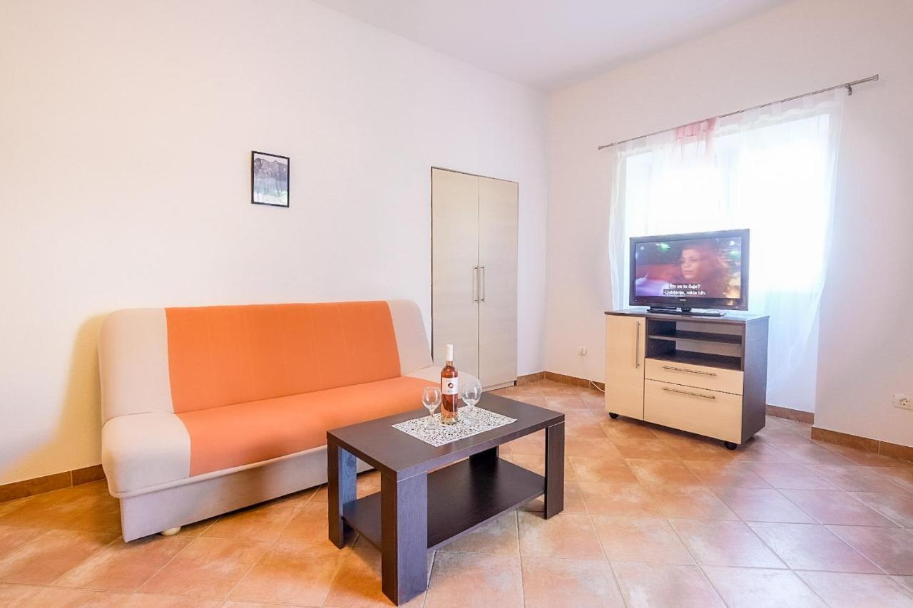 Apartmani Nina Rovinj Exterior foto
