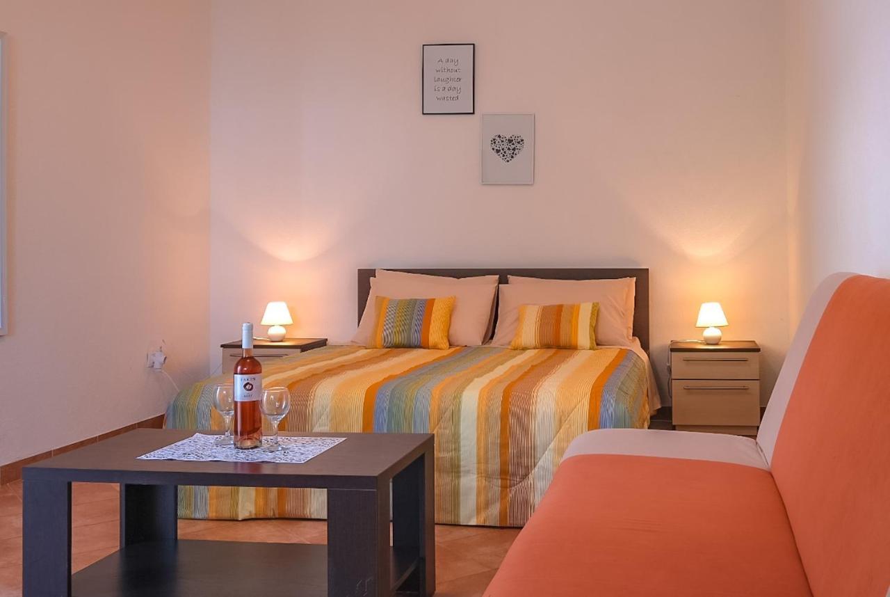 Apartmani Nina Rovinj Exterior foto