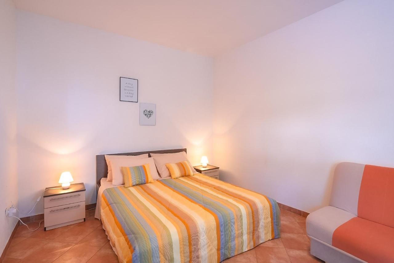 Apartmani Nina Rovinj Exterior foto