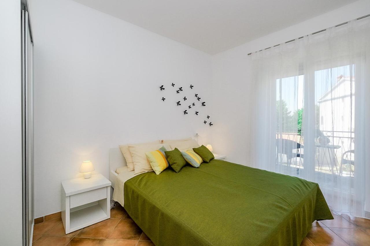 Apartmani Nina Rovinj Exterior foto