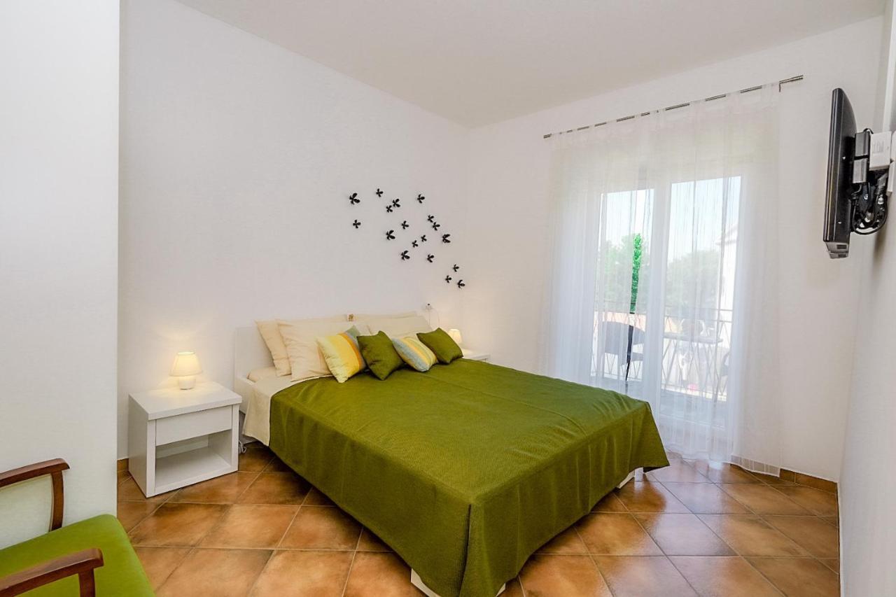 Apartmani Nina Rovinj Exterior foto