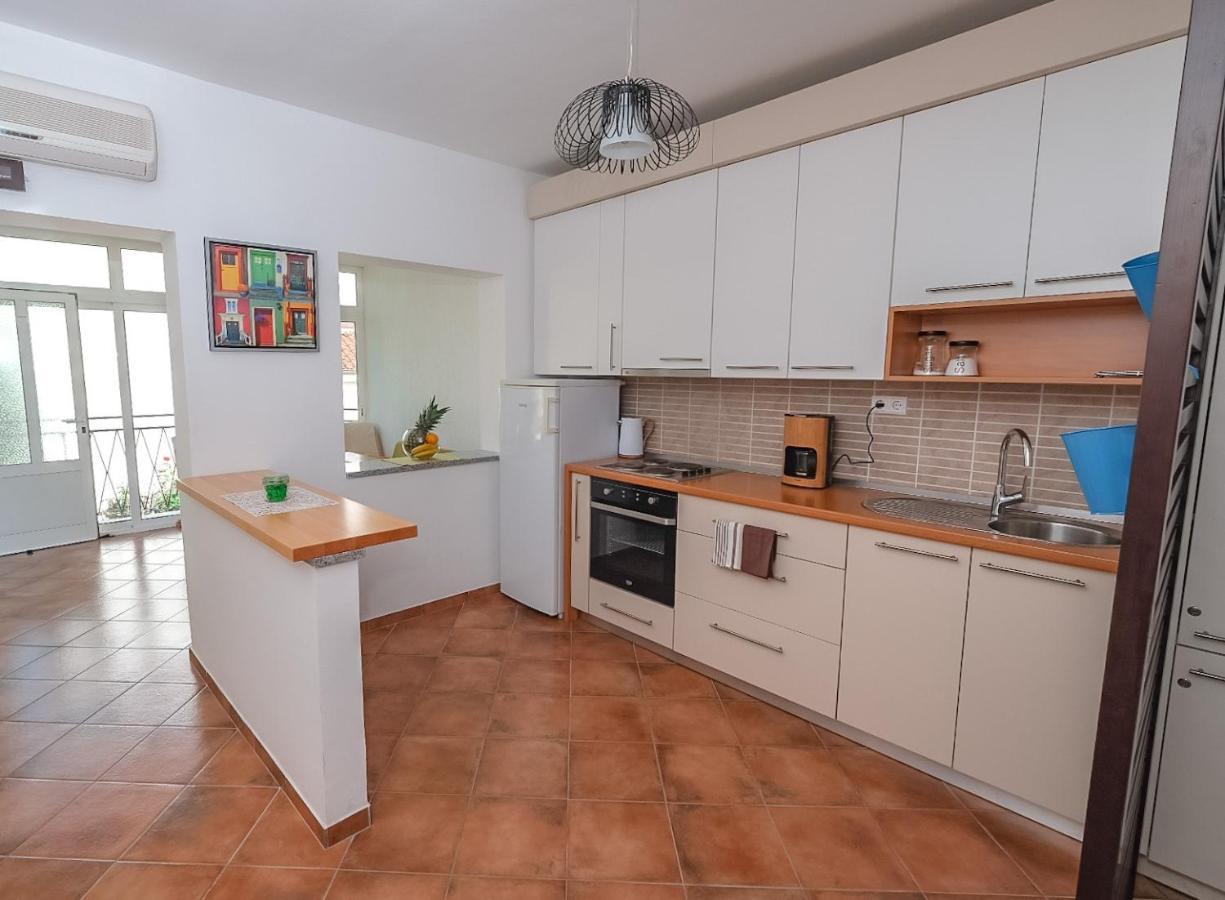 Apartmani Nina Rovinj Exterior foto