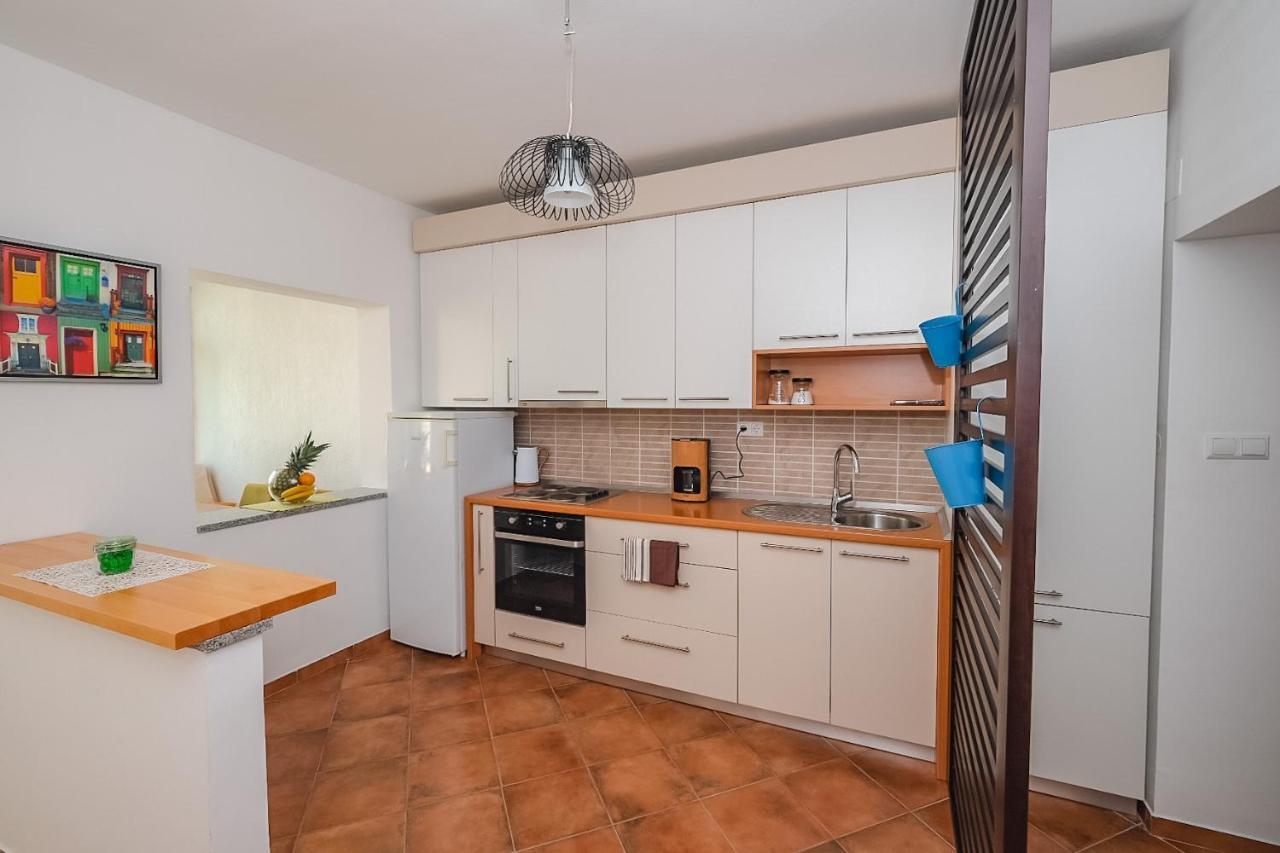 Apartmani Nina Rovinj Exterior foto